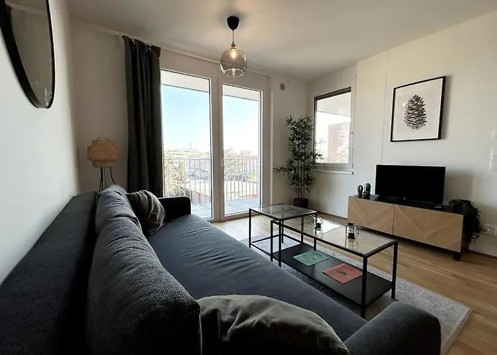 Stilvolle Wohnung Mit Balkon